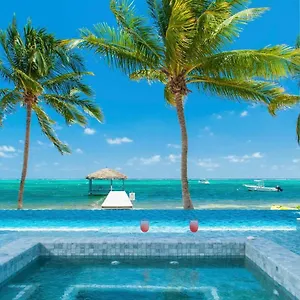 Resort Luxury Cayman Villas, Driftwood Village